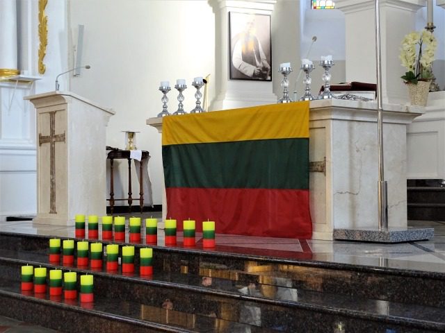 Vasario 16-ąją sugrąžintos anuometinės Lietuvos valstybės atkūrimo dienos nuotaikos