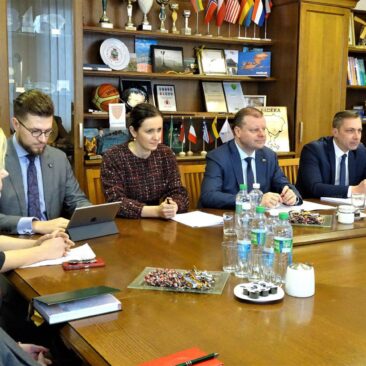 SKUODO RAJONE SULAUKTA GARBINGŲ SVEČIŲ – LIETUVOS RESPUBLIKOS MINISTRO PIRMININKO SAULIAUS SKVERNELIO IR JO KOMANDOS