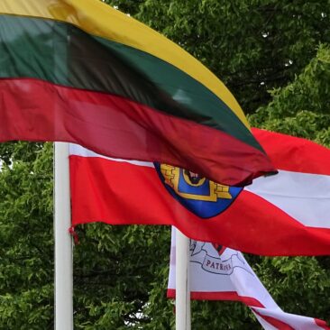 Sveikiname su Valstybės – Lietuvos karaliaus Mindaugo karūnavimo – diena