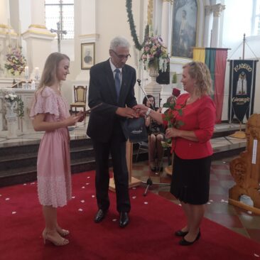 Rajono abiturientams įteikti brandos atestatai