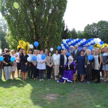 Skuodo rajono savivaldybės R. Granausko viešajai bibliotekai – 80 metų
