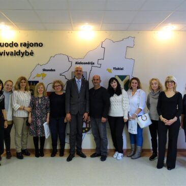 Skuode lankosi „Erasmus+“ tarpmokyklinių strateginių partnerysčių projekto dalyviai
