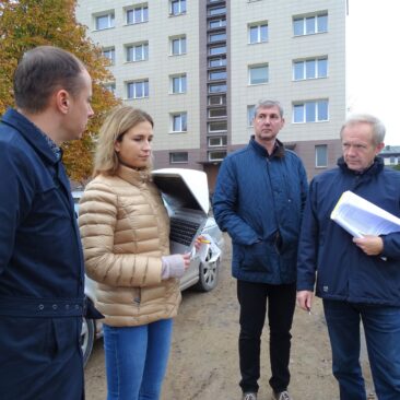 Dėl laiku neįrengtų kombinuotų komunalinių atliekų surinkimo konteinerių aikštelių paprašyta nutraukti sutartį su subrangovu