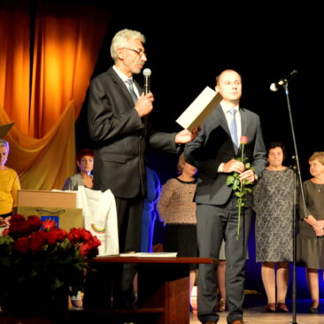 Iškilminga šventė Skuodo krašto jaunąją kartą ugdantiems mokytojams ir ilgus metus pedagoginį darbą dirbusiems