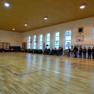 Skuodo Pranciškaus Žadeikio gimnazijos mokiniai jau gali sportuoti atnaujintoje salėje