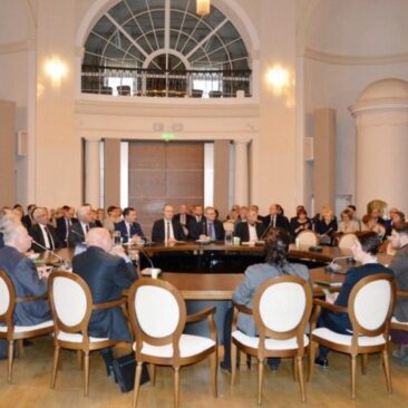 Švietimo, mokslo ir sporto ministerijoje pateiktos rekomendacijos sujungti profesinio mokymo ir bendrojo ugdymo pajėgas