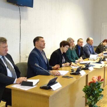 Švietimo įstaigose orientuojamasi į mokinių pasiekimų gerinimą