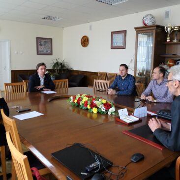 Pavesta organizuoti rajono įstaigų vadovų susirinkimą dėl prevencinių koronaviruso infekcijos priemonių taikymo