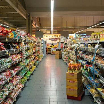 Vengiant viruso plitimo, prekybos centruose rekomenduojama reguliuoti žmonių srautus