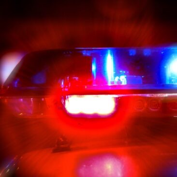 Už karantino režimo taisyklių nepaisymą gresia baudos, prašoma susitelkimo ir supratingumo