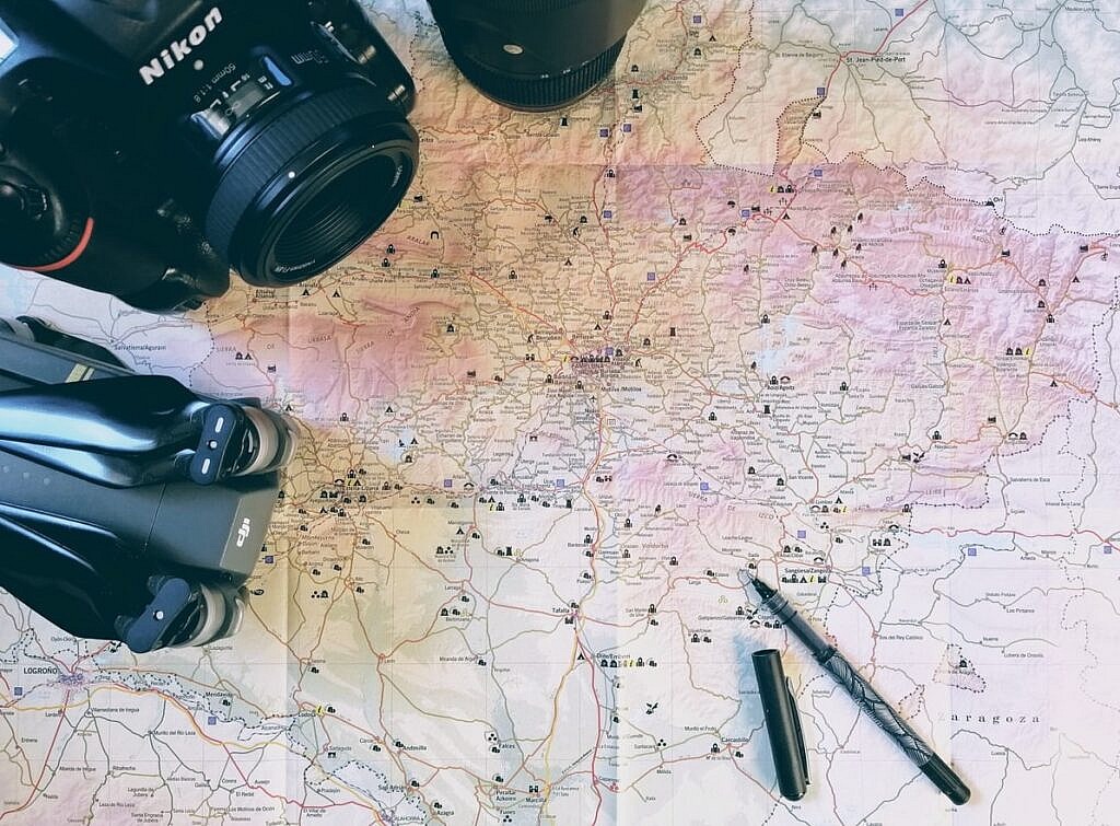 Atlikti pirkimai ir 2020 m. vasario 25 d. sudarytos paslaugų teikimo sutartys