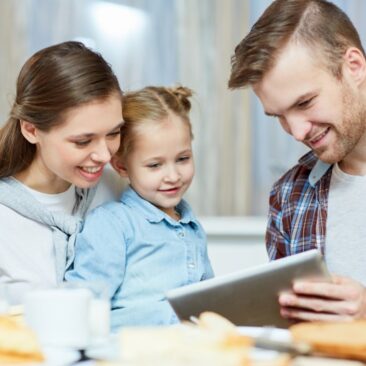 Parengtos rekomendacijos tėvams, kaip bendrauti su savo vaikais apie koronavirusą