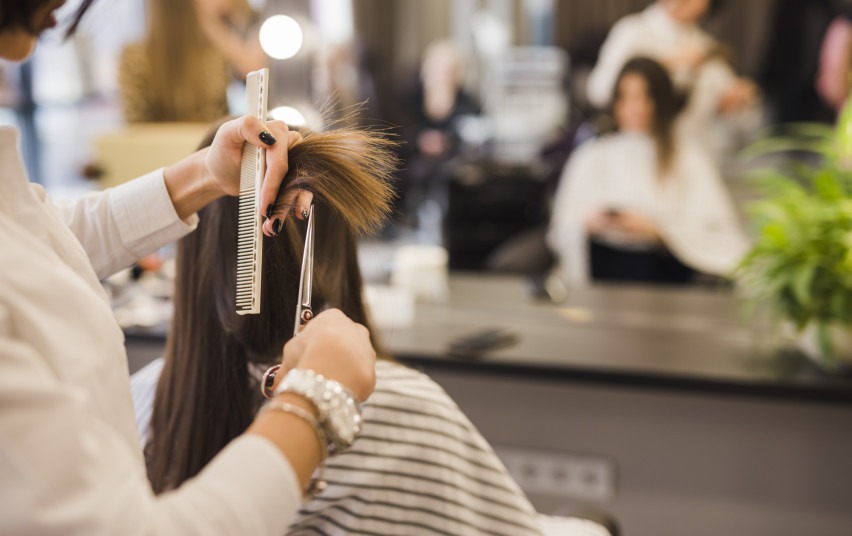 Paskelbtos rekomendacijos, kaip saugiai vykdyti veiklą grožio salonuose