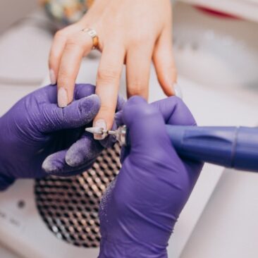 Atnaujinti reikalavimai grožio paslaugas teikiantiems darbuotojams