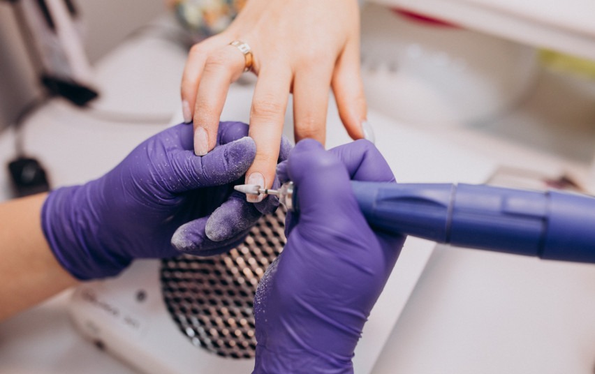 Atnaujinti reikalavimai grožio paslaugas teikiantiems darbuotojams