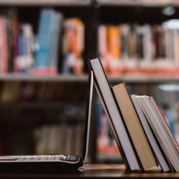 Bibliotekose leidžiama naudotis kompiuterių ir interneto skaityklomis