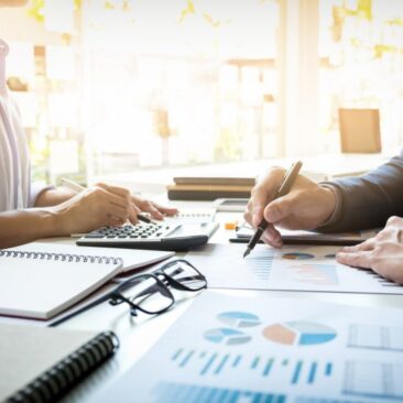 Valstybės parama įmonėms, savarankiškai dirbantiems asmenims ir darbo paieškai