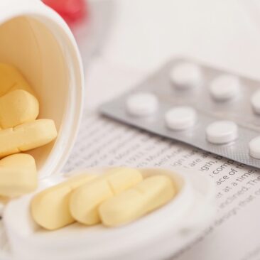 Jau greitai receptinius vaistus bus galima įsigyti ir internetu