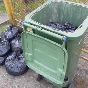 Vykdytos pakuočių atliekų ir mišrių komunalinių atliekų surinkimo konteinerių patikros Skuodo rajone