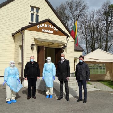 Skuode darbą pradėjo mobili brigada: bus imami nosiaryklės ir ryklės tepinėliai COVID-19 ligos laboratoriniams tyrimams atlikti