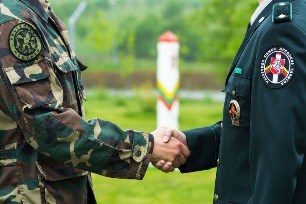 VSAT PAREIGŪNU GALIMA TAPTI BAIGUS 15-OS SAVAIČIŲ KURSUS