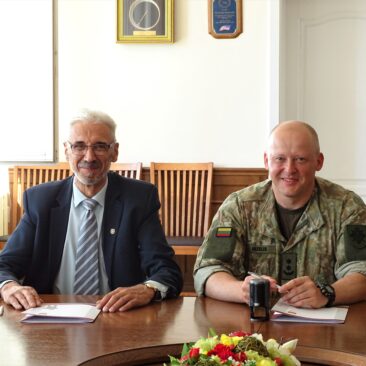 Pasirašyta bendradarbiavimo sutartis su Lietuvos kariuomenės Krašto apsaugos savanorių pajėgų Žemaičių apygardos rinktine