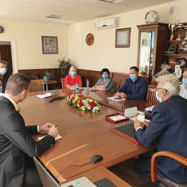 Savivaldybėje spręsti klausimai dėl greitųjų testų švietimo įstaigų darbuotojų ištyrimui