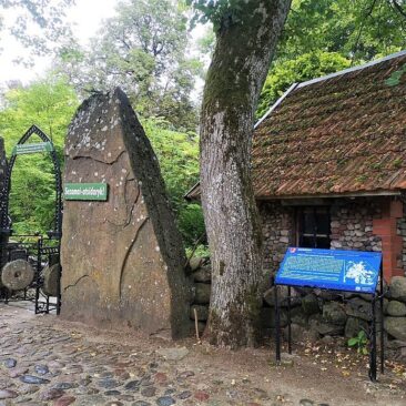 Mosėdžio miestelyje atnaujinti informaciniai stendai