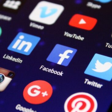 SAM įspėja: auga dezinformacijos kiekis, nukreiptas prieš kaukių dėvėjimą