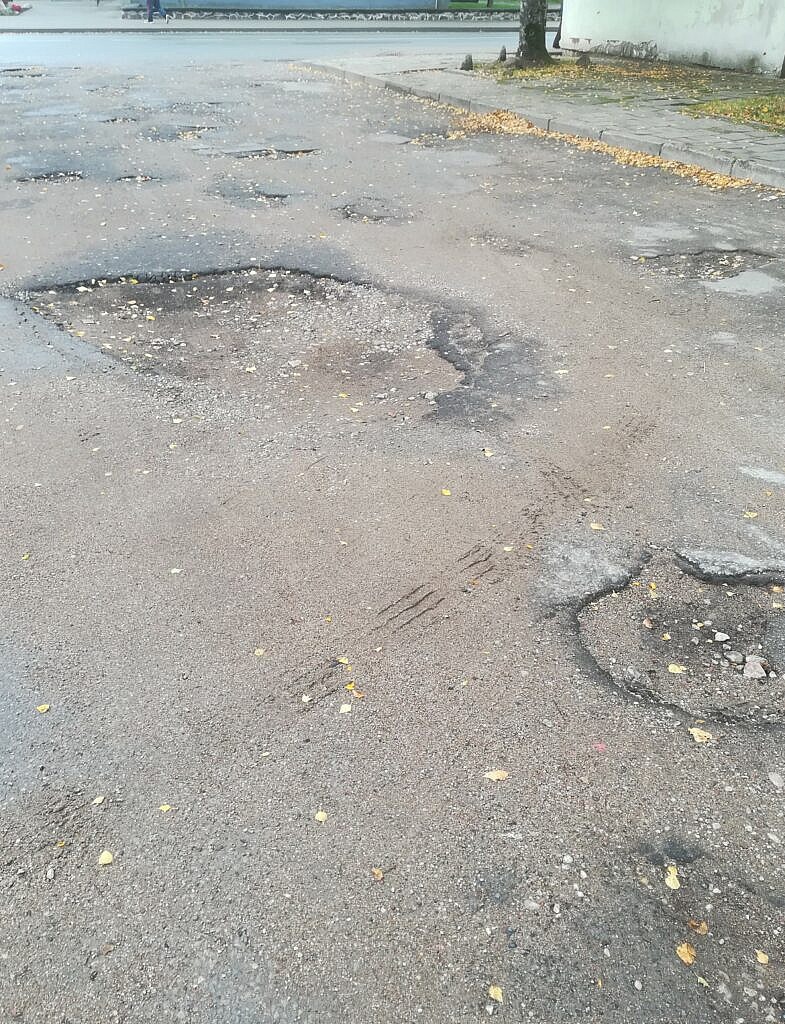 Pasirašytos rangos sutartys dėl Ylakių miestelio B. Jonušo gatvės paprastojo remonto ir Mosėdžio miestelio Kęstučio g. kapitalinio remonto