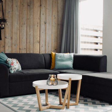 Skuodo rajono savivaldybės administracija skelbiamų derybų būdu perka vieno kambario butą