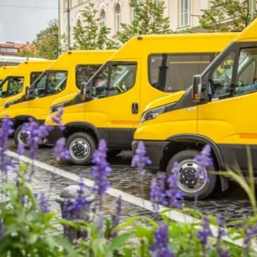 Skuodo vaikų lopšeliui-darželiui skirtas geltonasis „Mercedes-Benz“ markės autobusas