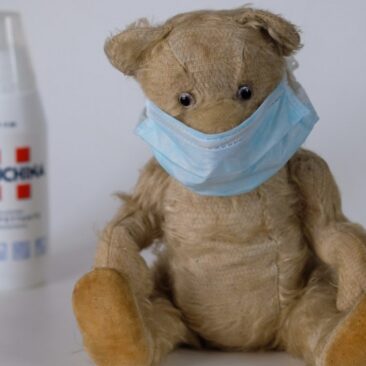 Patikslinta tvarka dėl kaukių dėvėjimo vaikams bei viešojo maitinimo paslaugų teikimo