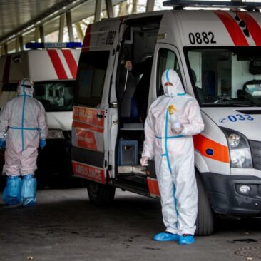 Ministerija primena: ligoninėse vyksta kova už žmonių gyvybes, visuomenės prašoma sąmoningumo (nuotraukos)