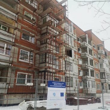 Skuode Šatrijos g. 29 vykdoma daugiabučio namo renovacija