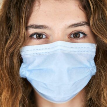 Vyriausybė pritarė palaikymo „burbulų“ kūrimui – bus leidžiama susitikti su vienišais žmonėmis