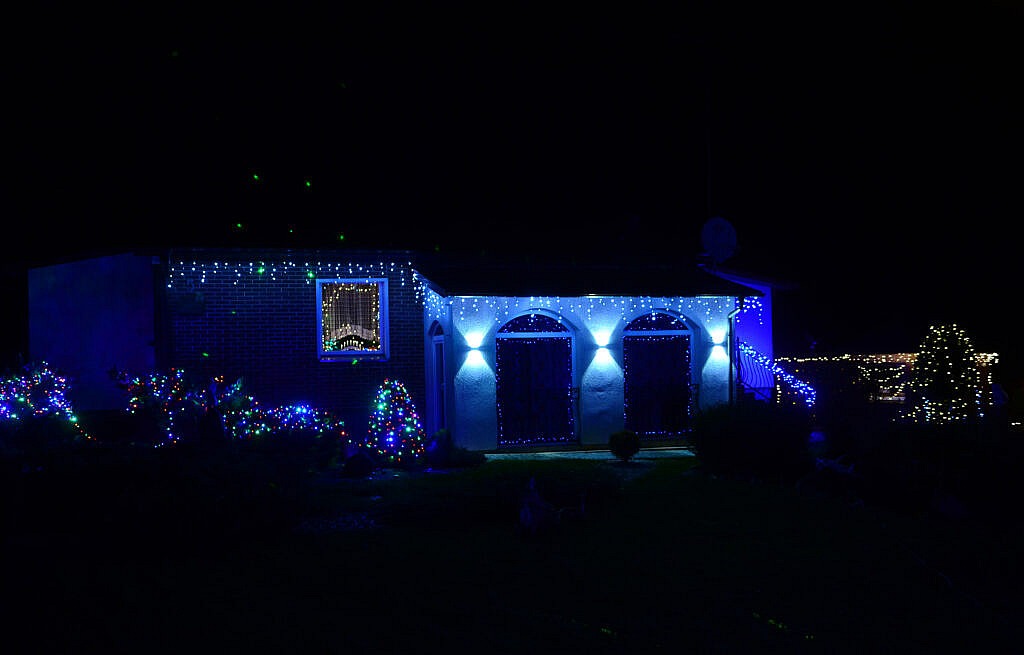 Šventinu laikotarpiu rajonas spindėjo ir švietė: paaiškėjo akcijos „Magiškos Kalėdos“ laimėtojai