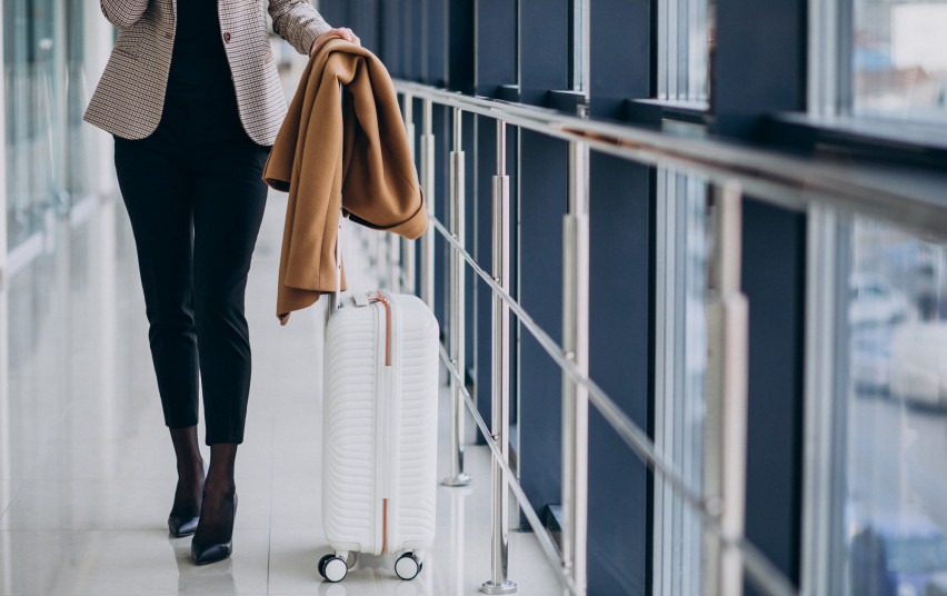 Nuo pirmadienio keliautojams – naujos procedūros, raginama pasiruošti