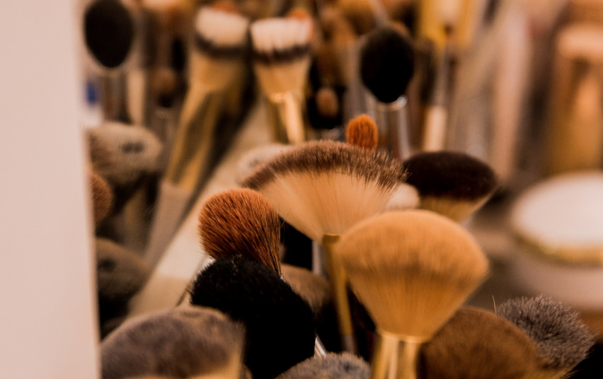 Nuotolinėje konsultacijoje grožio specialistams – išsamiau apie pakitusias darbo sąlygas atlaisvinus karantino reikalavimus (medžiaga ir video)