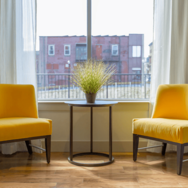 Skuodo rajono savivaldybės administracija skelbiamų derybų būdu perka vieno kambario butą