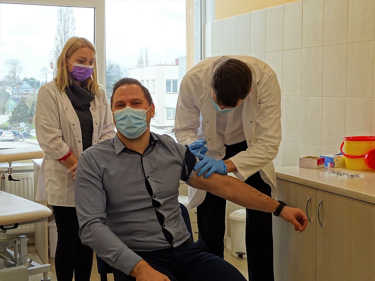 Gyventojai skiepyti „AstraZeneca“ vakcina: pasiskiepijo ir Administracijos direktoriaus pavaduotojas
