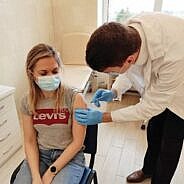 Pradėta didžiųjų verslo įmonių darbuotojų vakcinacija