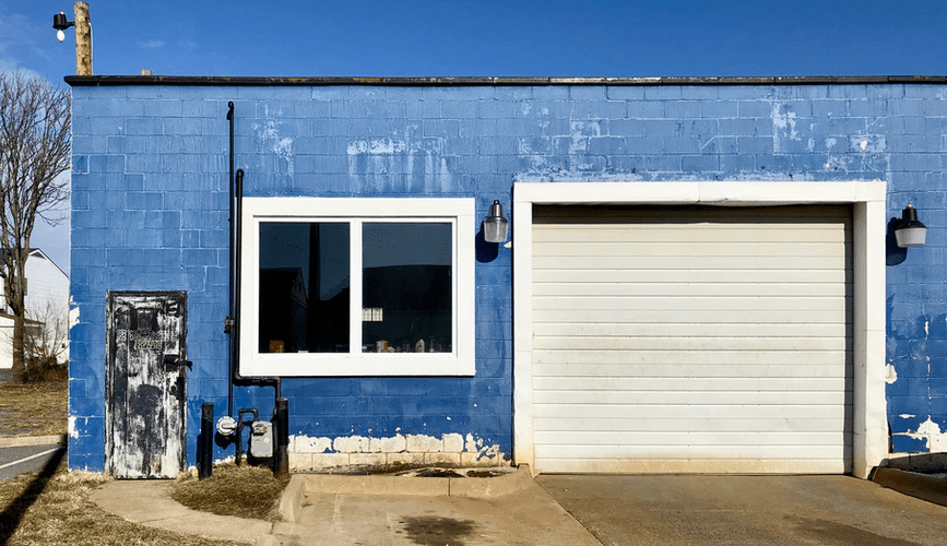 Visuomenės informavimas apie  numatomą garažo keitimo į sandėlį, nekeičiant pagrindinės naudojimo paskirties, bei dalies pastato patalpų paskirties keitimo į prekybos paskirtį projektavimą