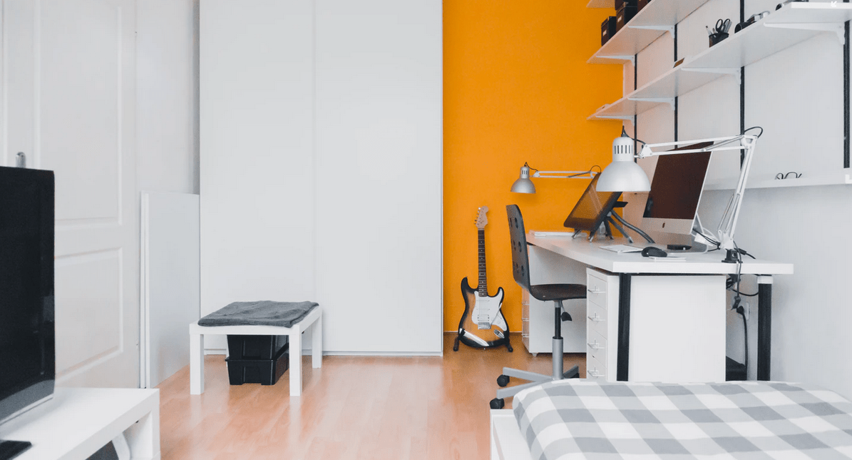 Skuodo rajono savivaldybės administracija skelbiamų derybų būdu perka vieno kambario butą