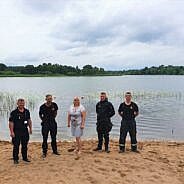 Skuode nauja maudymosi vieta: įleisti plūdurai, žymintys vaikų maudymosi zoną