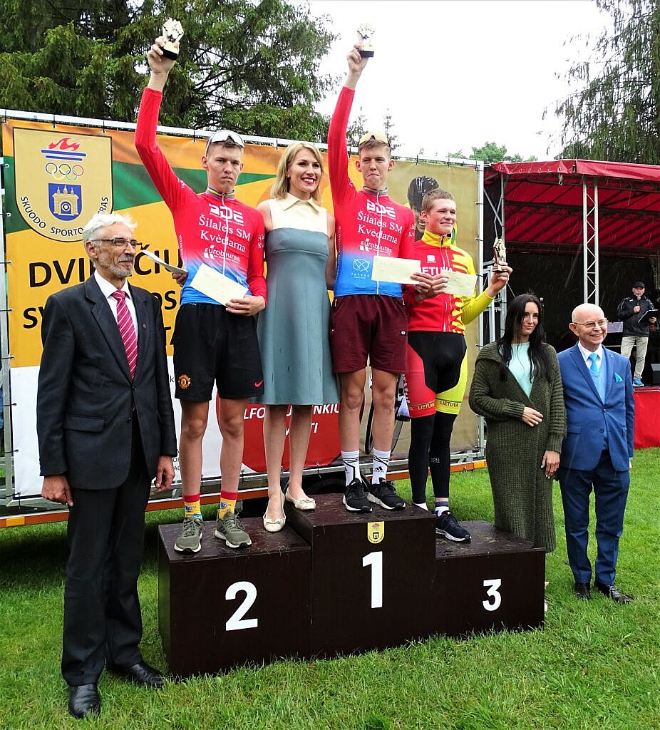 Mosėdyje – dviračių varžybų nugalėtojų apdovanojimai ir profesionalios muzikos koncertas