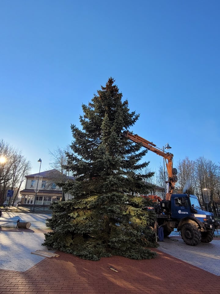 Skuodo mieste jau ruošiamasi Kalėdoms