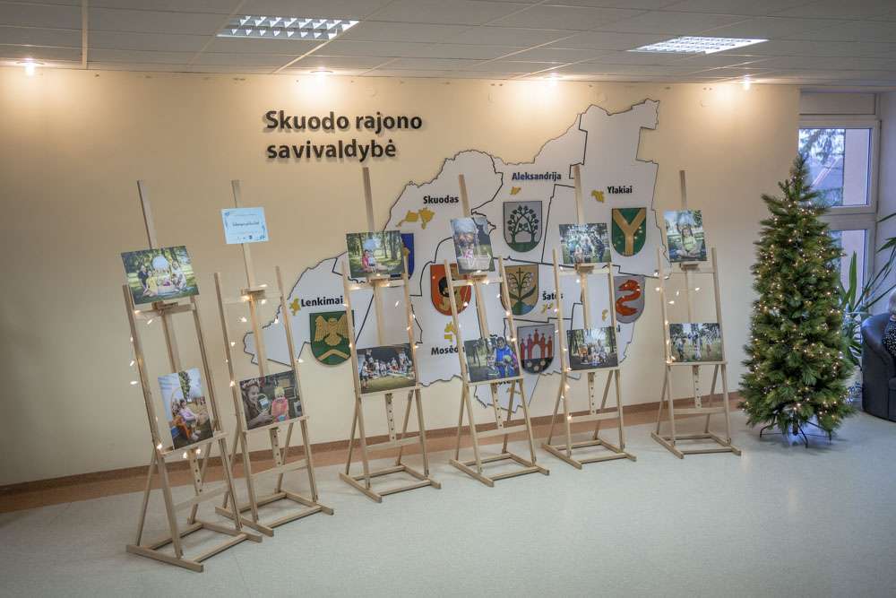 Nuoširdumas globojamų vaikų, globėjų, įtėvių nuotraukų parodoje