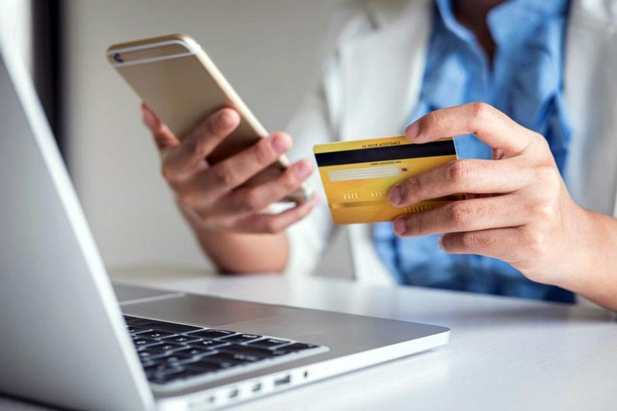 Patarimai tėvams, mokytojams ir vyresnio amžiaus žmonėms: kaip atpažinti sukčius ir neįkliūti į jų spąstus