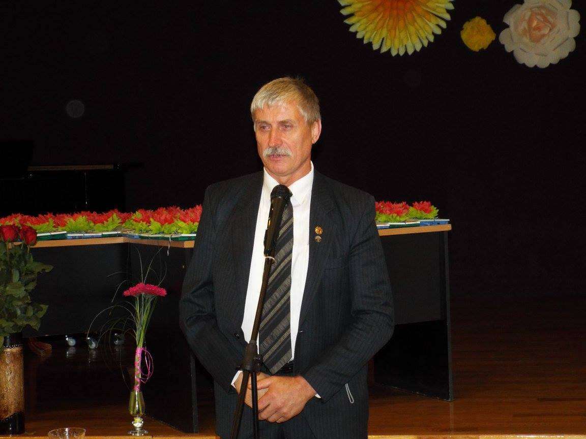 Apdovanojamas Skuodo rajono savivaldybės R. Granausko viešosios bibliotekos direktorius Jonas Grušas